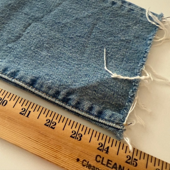 Levi's Raw Hem Straight Leg Medium Wash Jeans - 24 - Picture 6 of 9